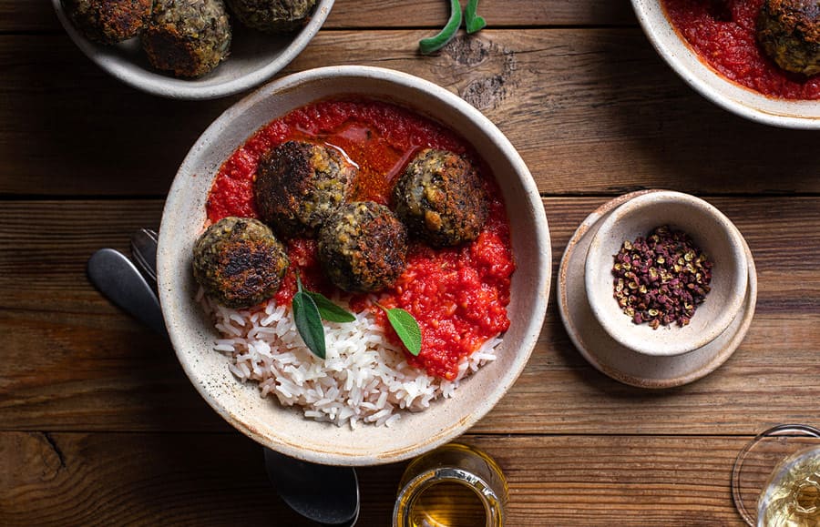 Eatology recette boulettes de lentilles au cumin, sauce tomate et salsa